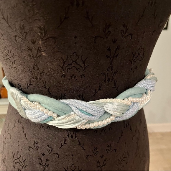 3/$30 Vintage Ginnie Johansen Linen And Pearl Handmade Blue Belt 32-34” Waist - Picture 2 of 6
